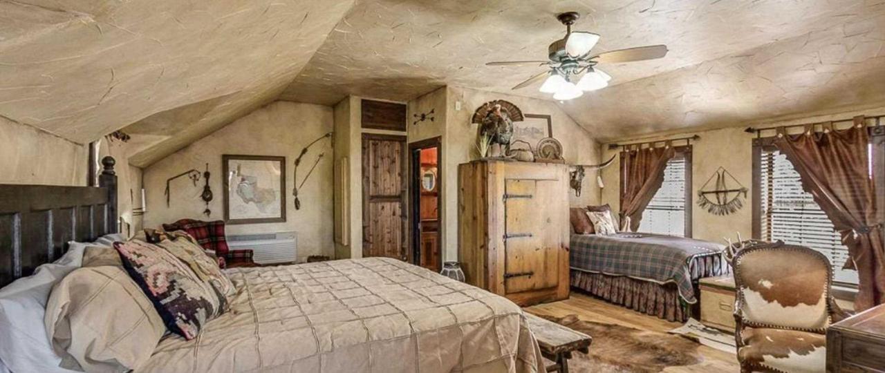 Last Outpost Bandera Ranch House المظهر الخارجي الصورة